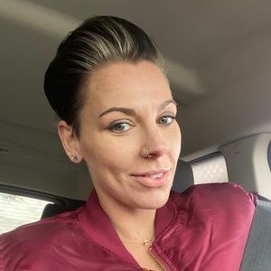 Meet your Posher, Elyse